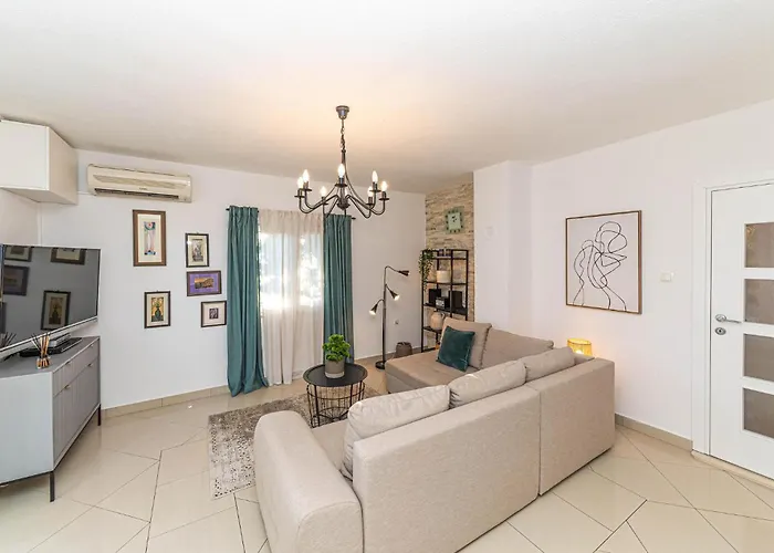 Amazing In With Wifi בית נופש יאדריה