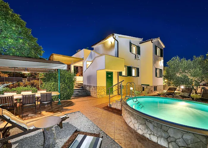 בית נופש Amazing In With Wifi יאדריה